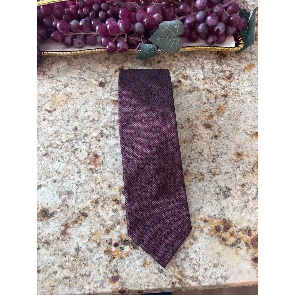 AUTHENTIC GUCCI MONOGRAM GG NECK TIE WINE 3.5” W